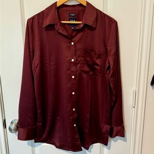 GAP satin boyfriend shirt, new with tags, never worn